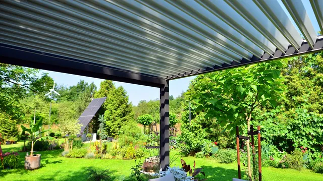 Terrassenüberdachung mit Lamellendach